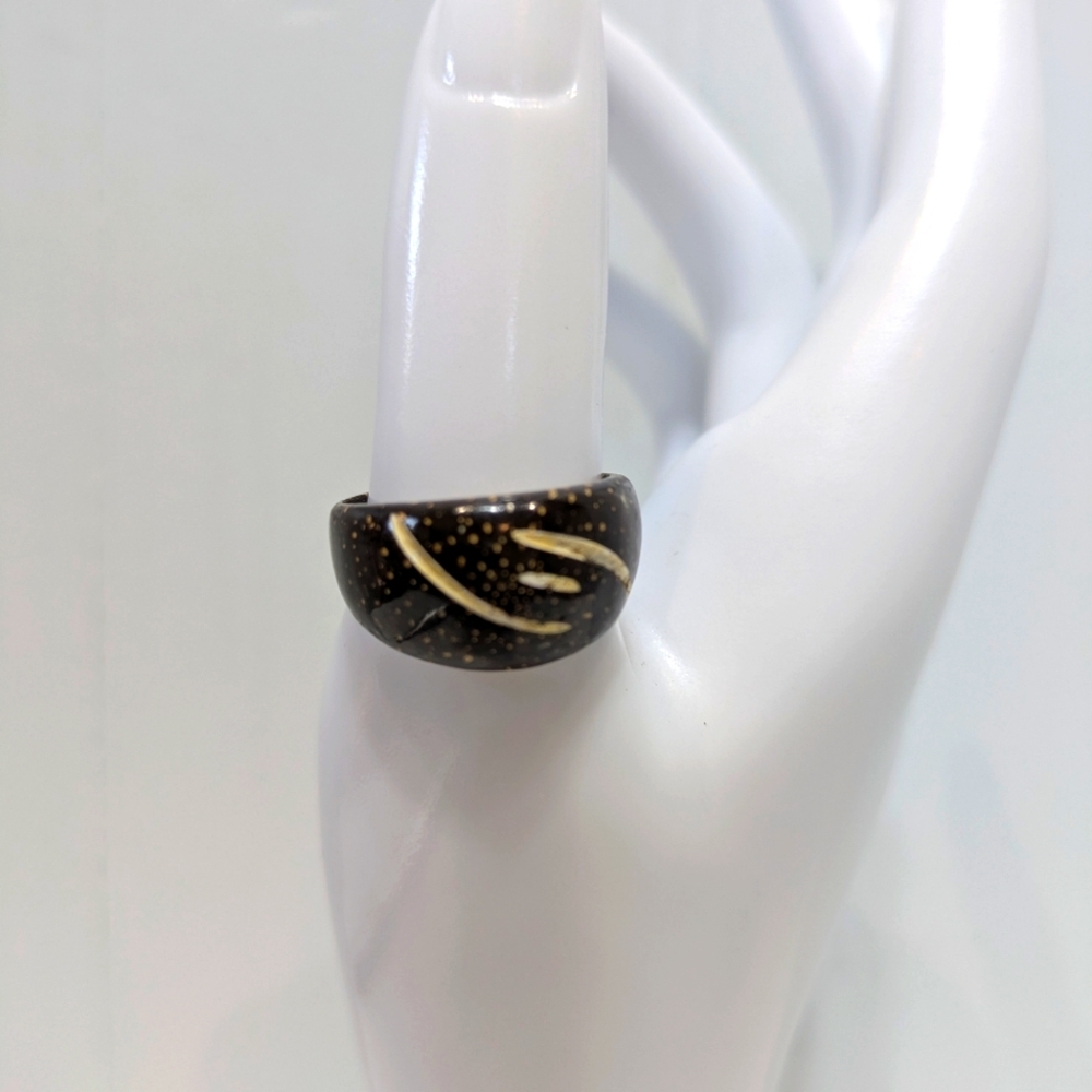 Bull Horn‎ Ring Vintage Brown Black White Tones Size 8